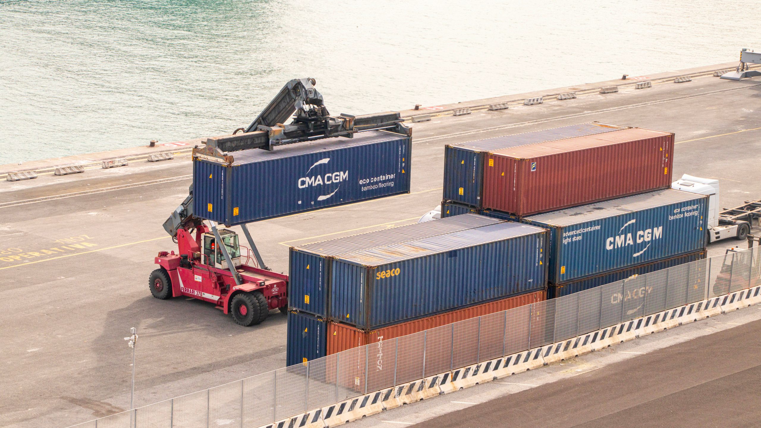 Contenedores para transporte marítimo FCL
